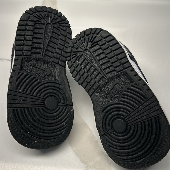 Baby/Toddler Nike Dunk low. - Picture 7 of 8